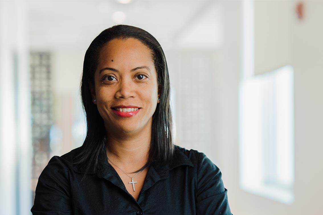 Website.Psd 0009 Sophie Mckenzie Indoors Original1